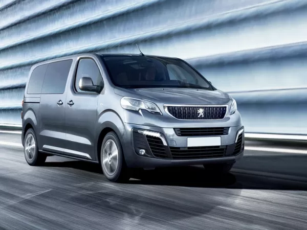 Dịch vụ thay Kính chắn gió xe Peugeot Traveller tận nơi